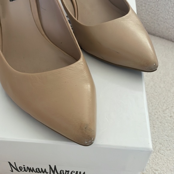 Used 💯 leather nude pumps from Neiman Marcus. - Picture 3 of 8